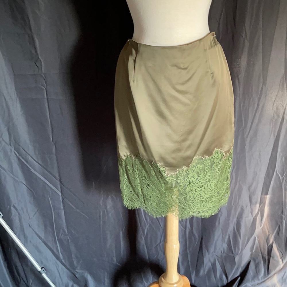Silk like material pencil skirt in green